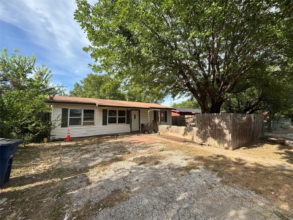 Property Photo:  6706 Cruz Street  TX 78741 