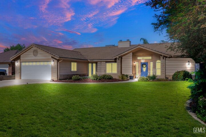 Property Photo:  7009 Etter Street  CA 93308 