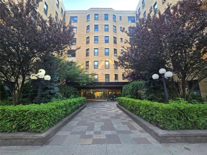 2 West End Avenue 6L  Brooklyn NY 11235 photo