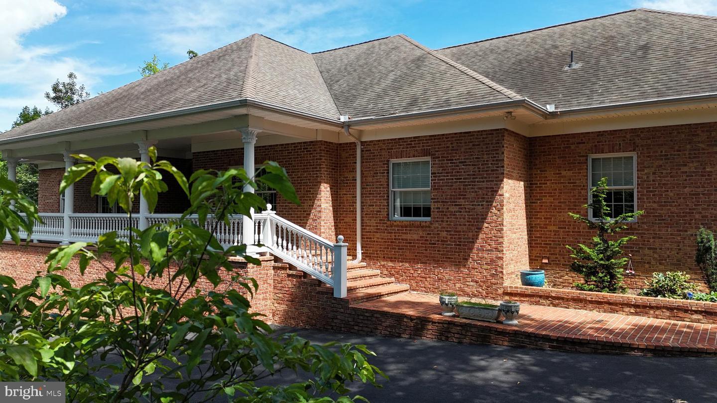 Property Photo: 1205 Caroline Street VA 22601