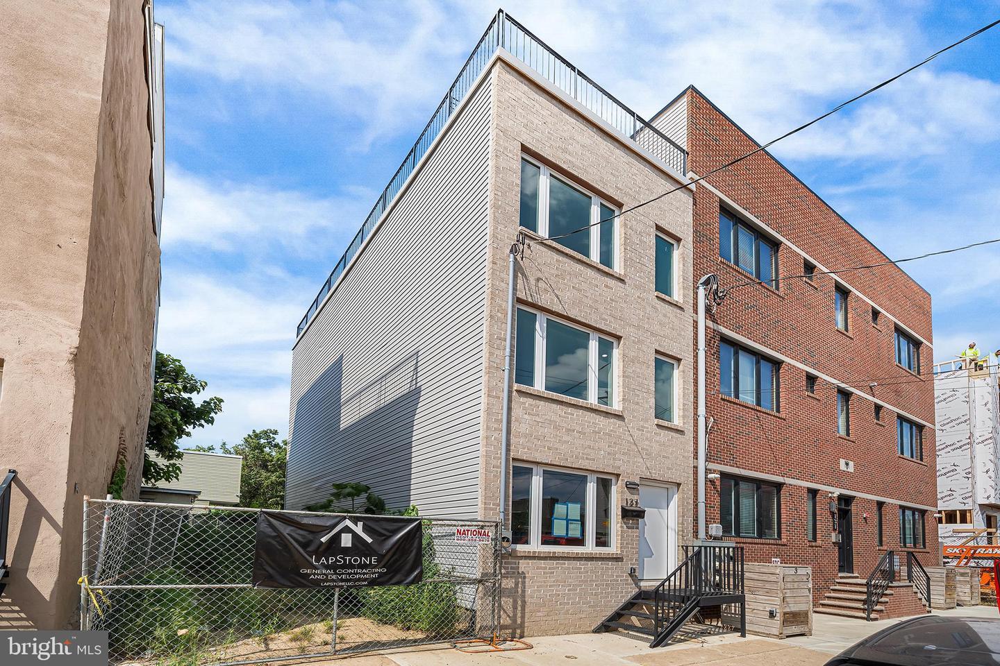 Property Photo: 127 E Cumberland Street PA 19125
