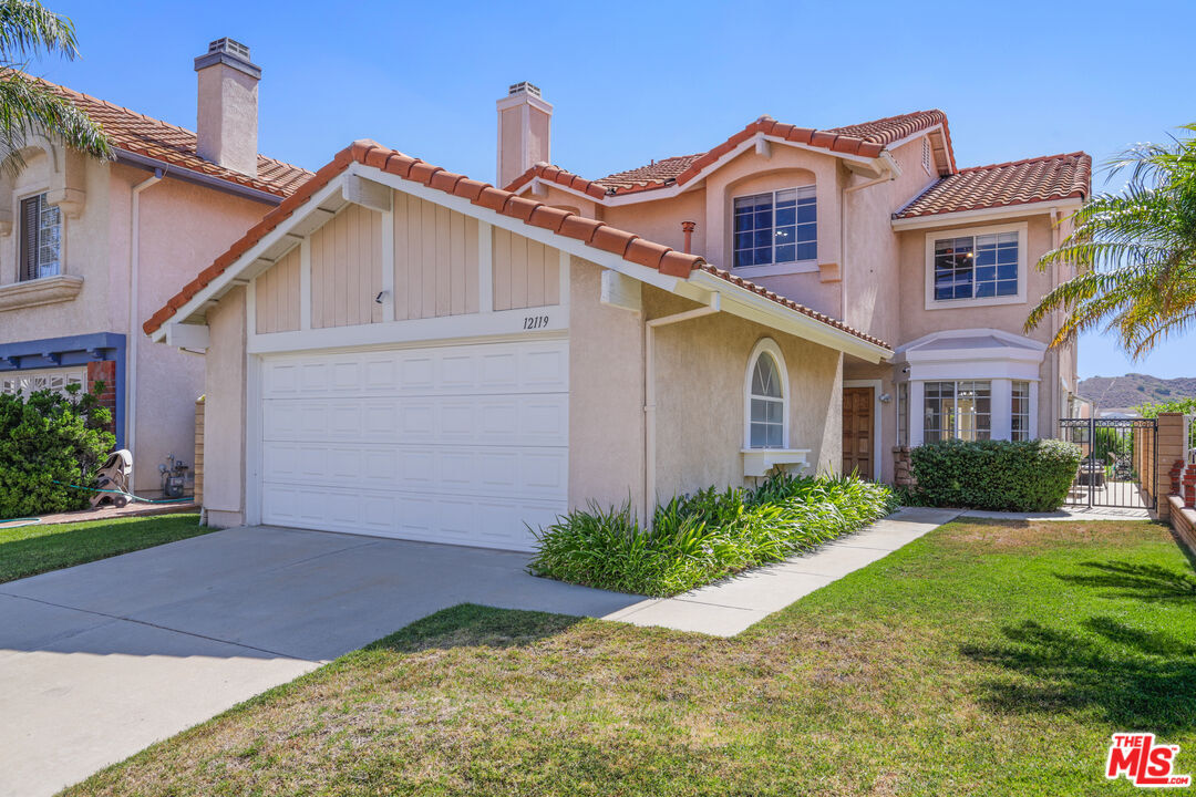 Property Photo: 12119 Falcon Crest Way CA 91326