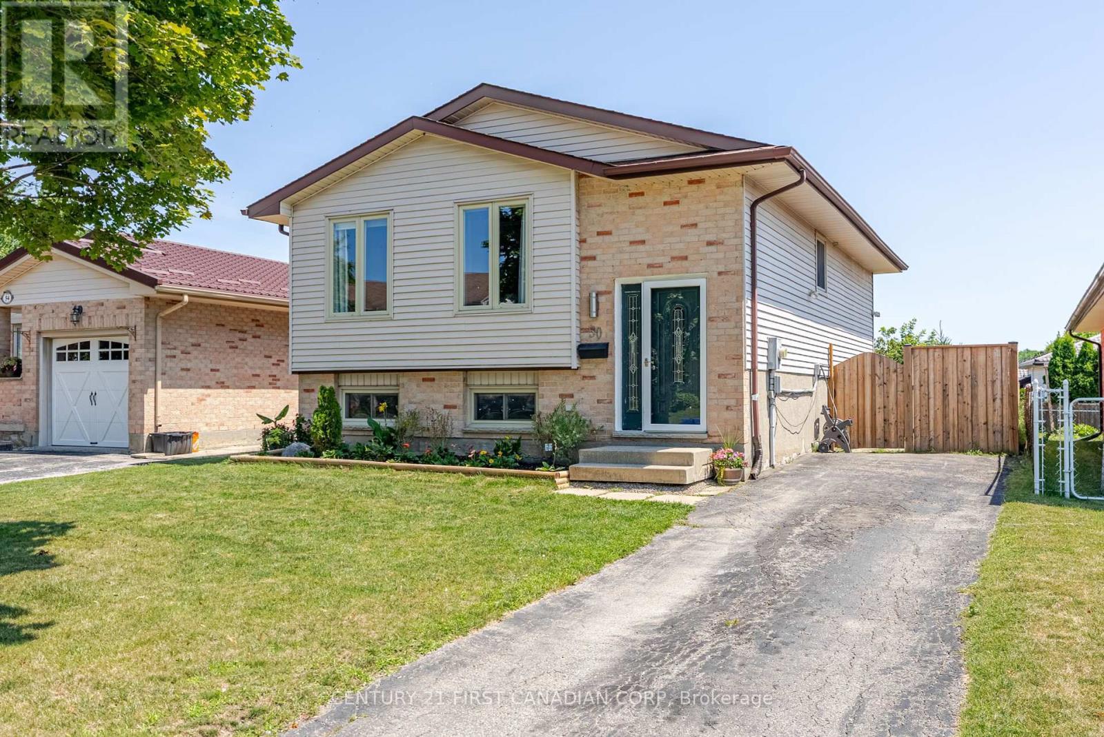Property Photo: 50 Erica Crescent ON N6E 3P4