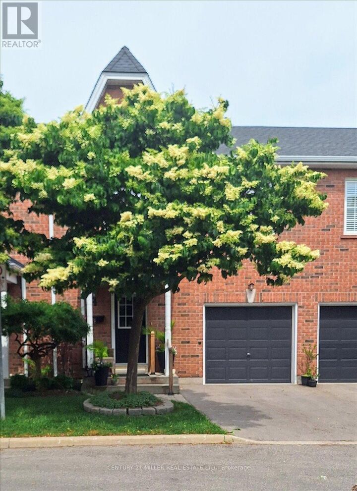 Photo de la propriété:  5427 Lakeshore Road South 4  ON L7L 1E1 