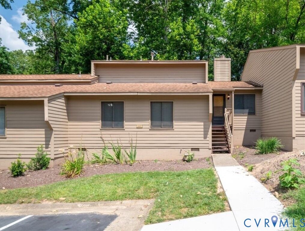 Property Photo: 2007 Rocky Creek Lane VA 23238