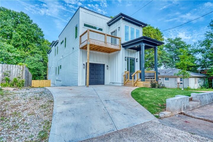 Property Photo: 862 Hobson Street SW GA 30310