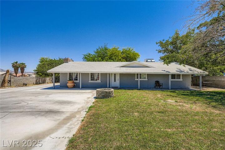 Property Photo: 5522 Annie Oakley Drive NV 89120