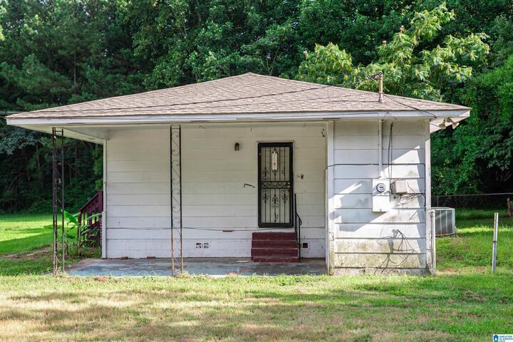 Property Photo:  2300 Roberta Road  AL 35214 