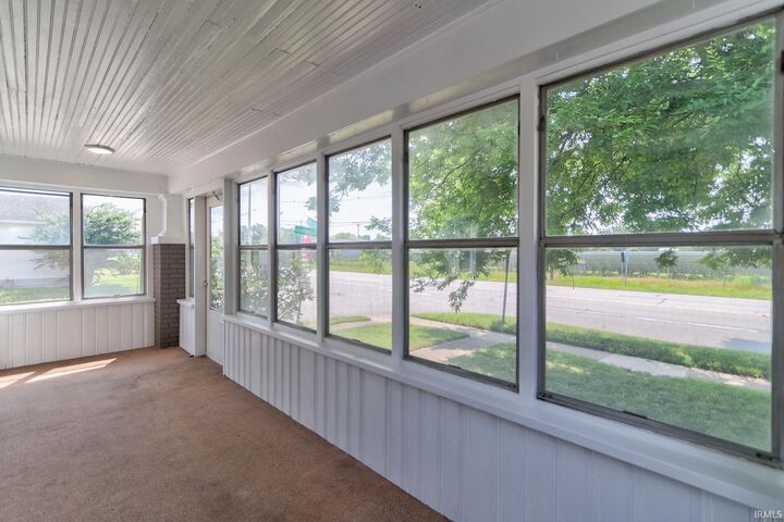 Property Photo: 1814 E Morgan Avenue IN 47711-4306