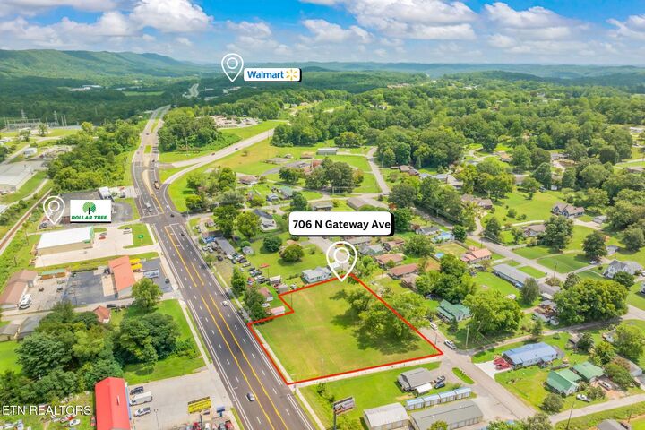 Property Photo: 706 N Gateway Ave TN 37854