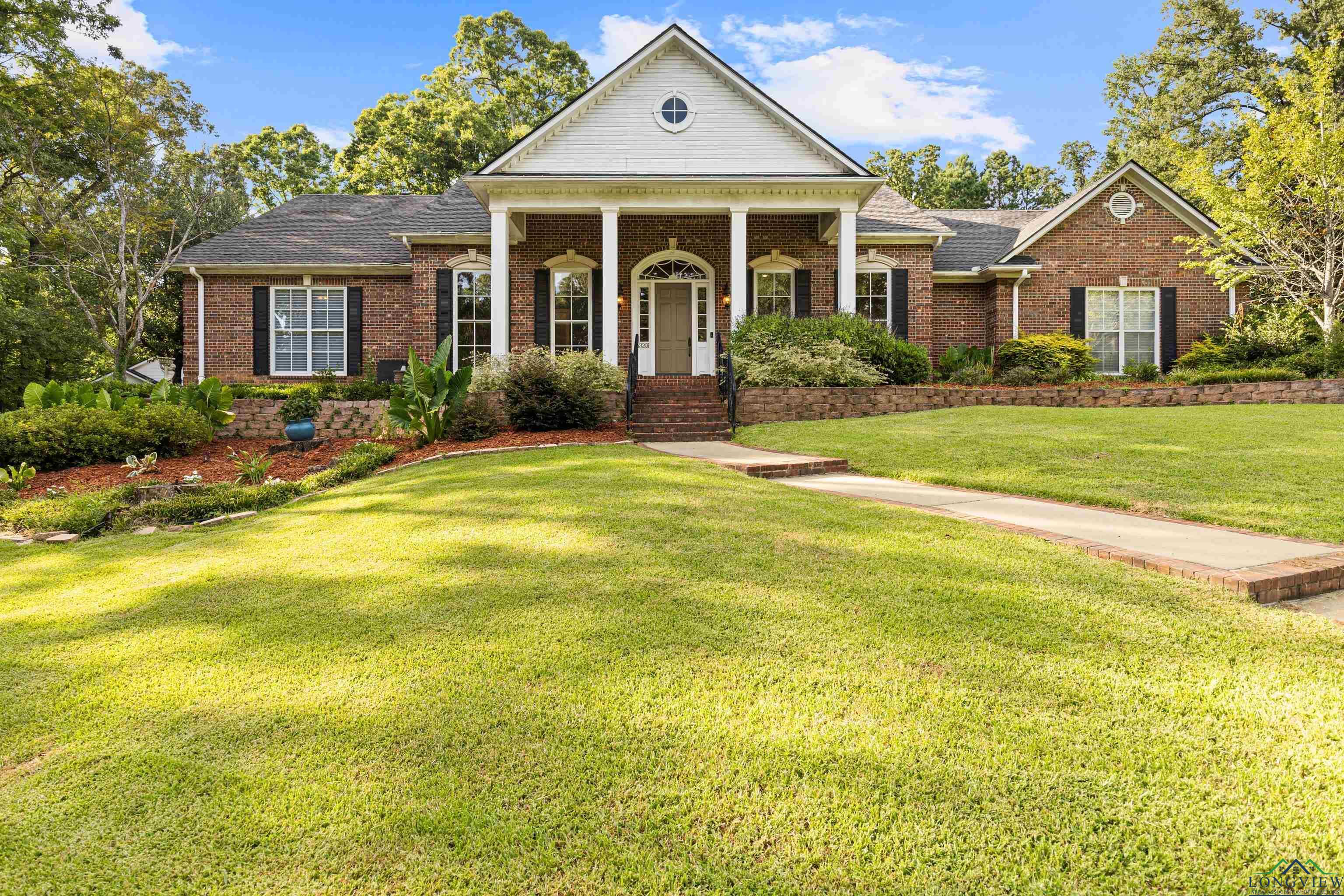 Property Photo: 3201 Crenshaw Street TX 75605