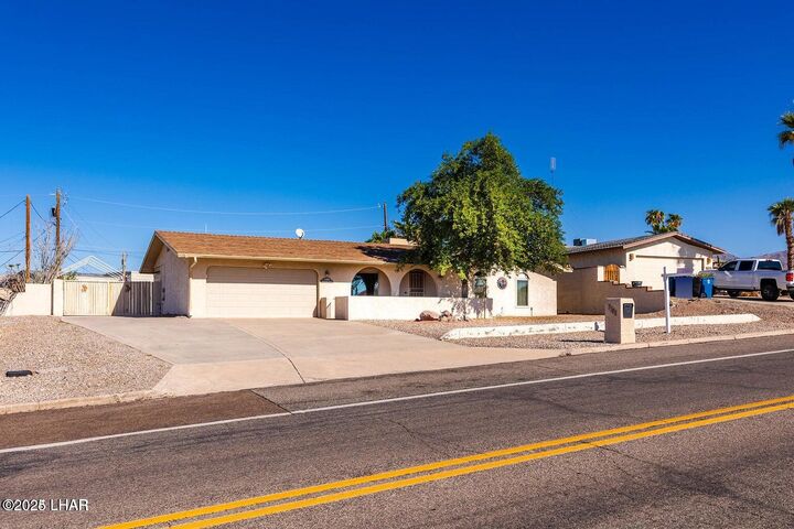 Property Photo: 3385 Saratoga Ave AZ 86406