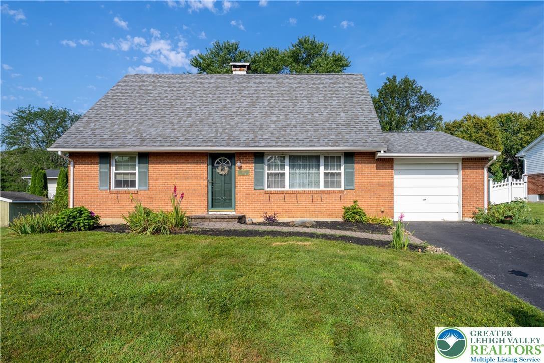 Property Photo: 1610 Cherry Lane PA 18062