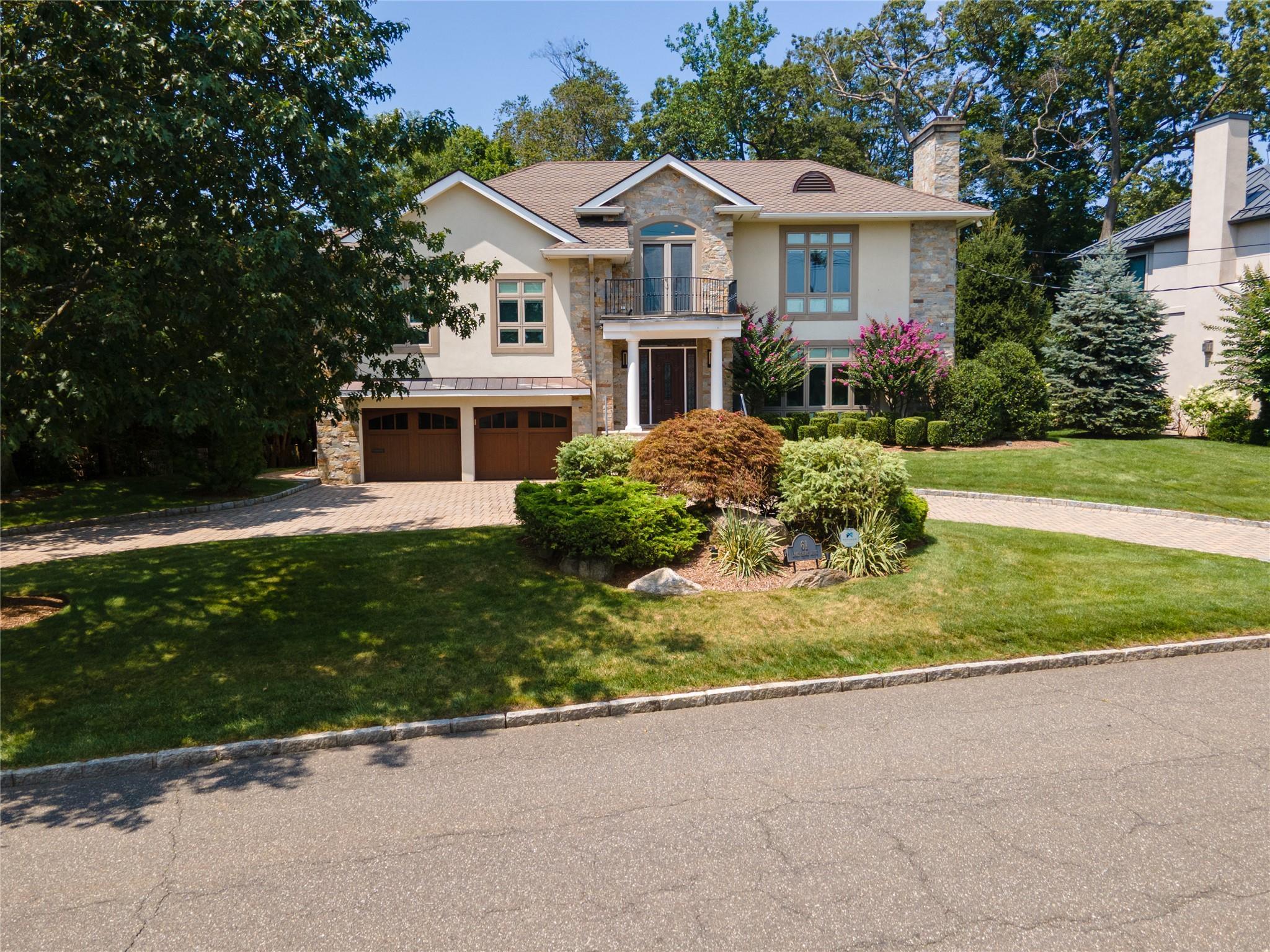 Property Photo:  61 Lakeshore Drive  NY 10709 