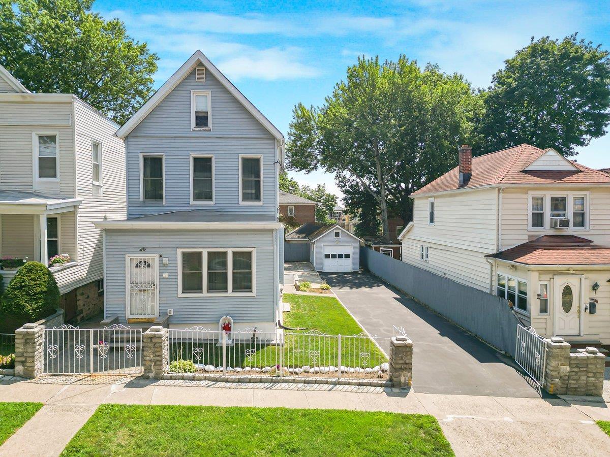 20 Glover Avenue  Yonkers NY 10704 photo