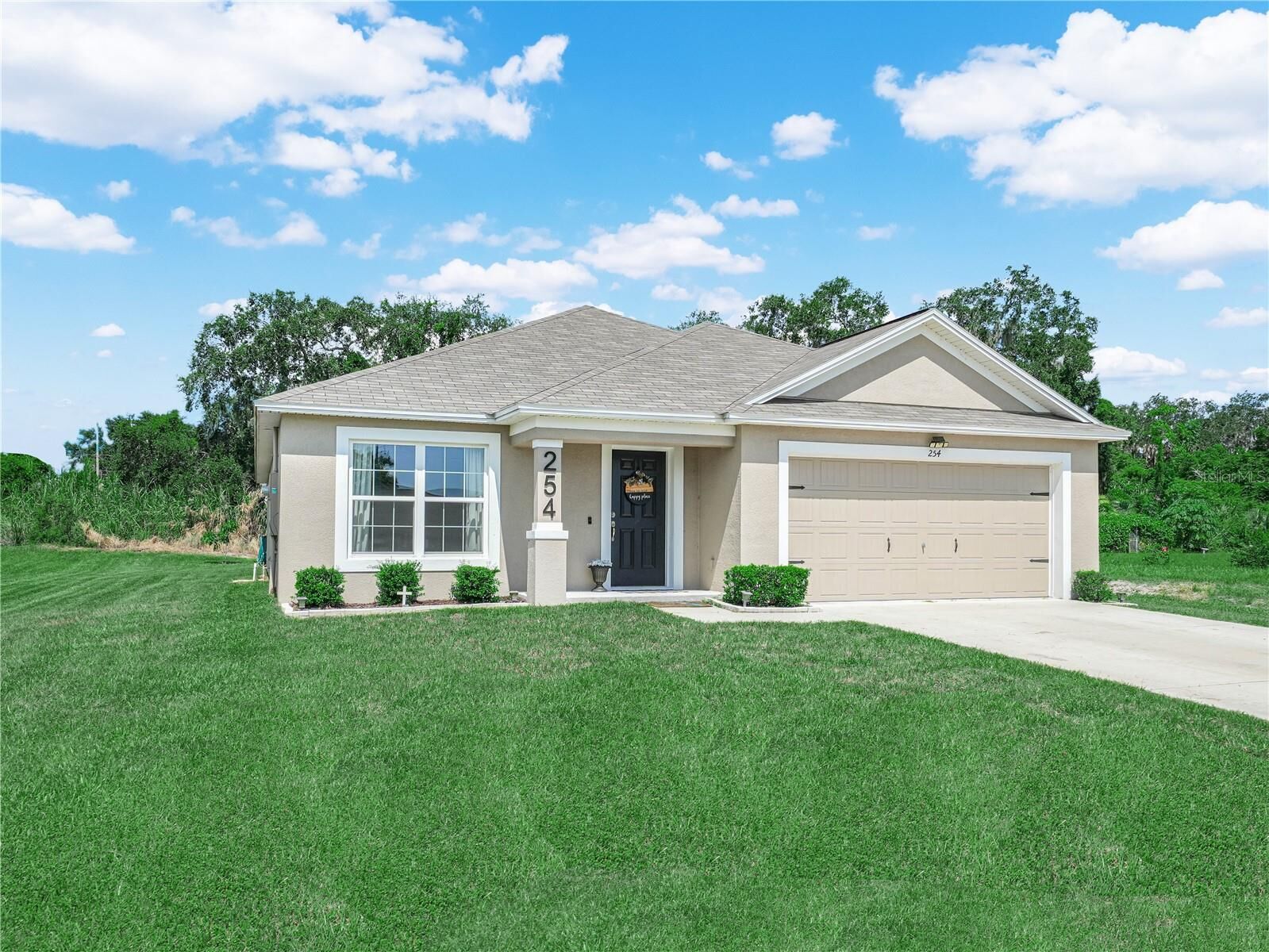 Property Photo: 254 S Lake Avenue FL 33843