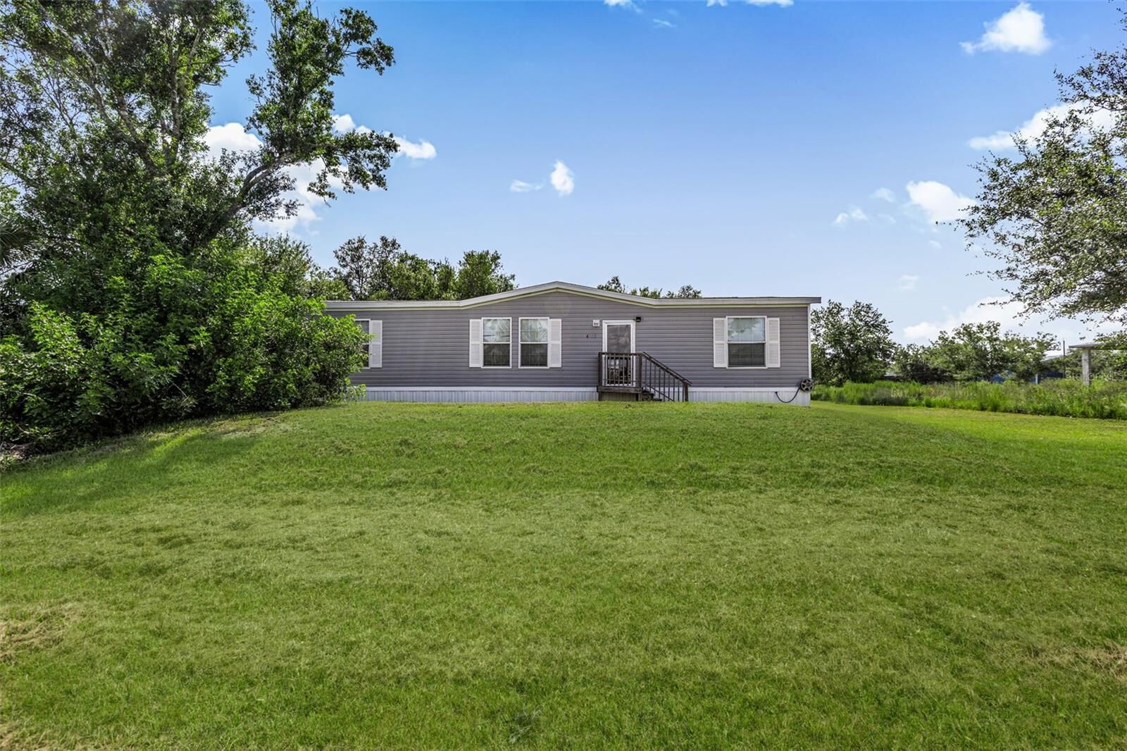 Property Photo: 6235 Sweden Boulevard FL 33982