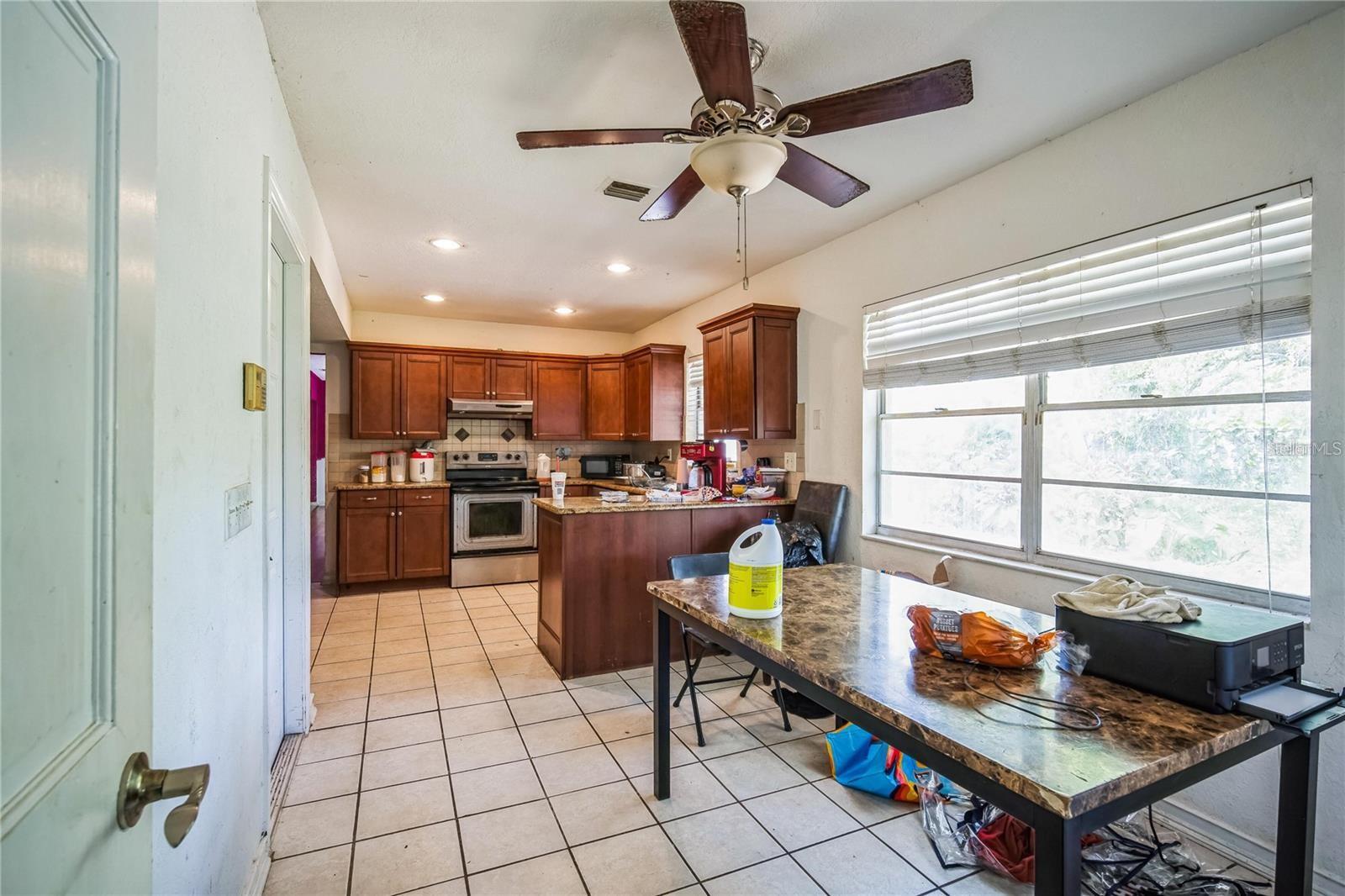 Property Photo: 2210 Wallwood Place FL 33510