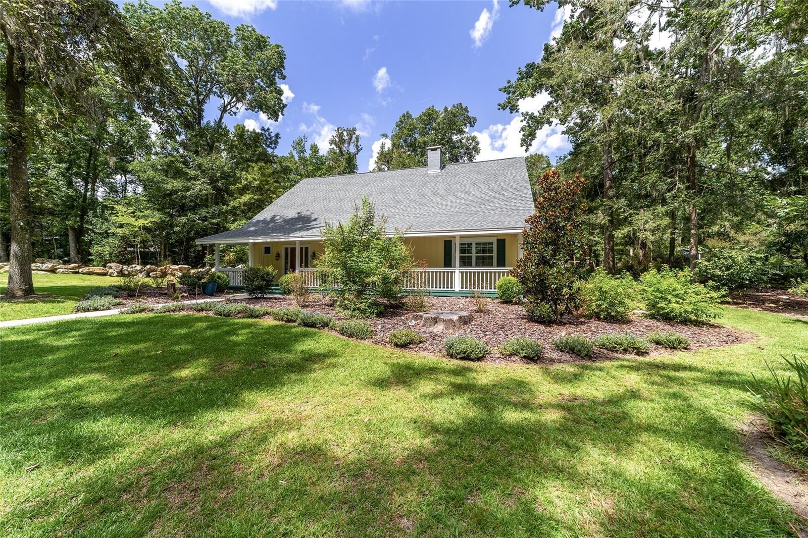 Property Photo:  928 SW 98th Street  FL 32607 