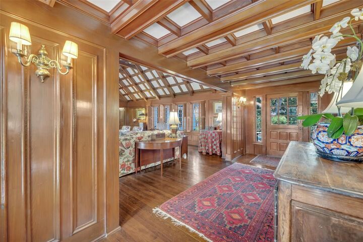 Property Photo:  887 Georgia Avenue  FL 32789 