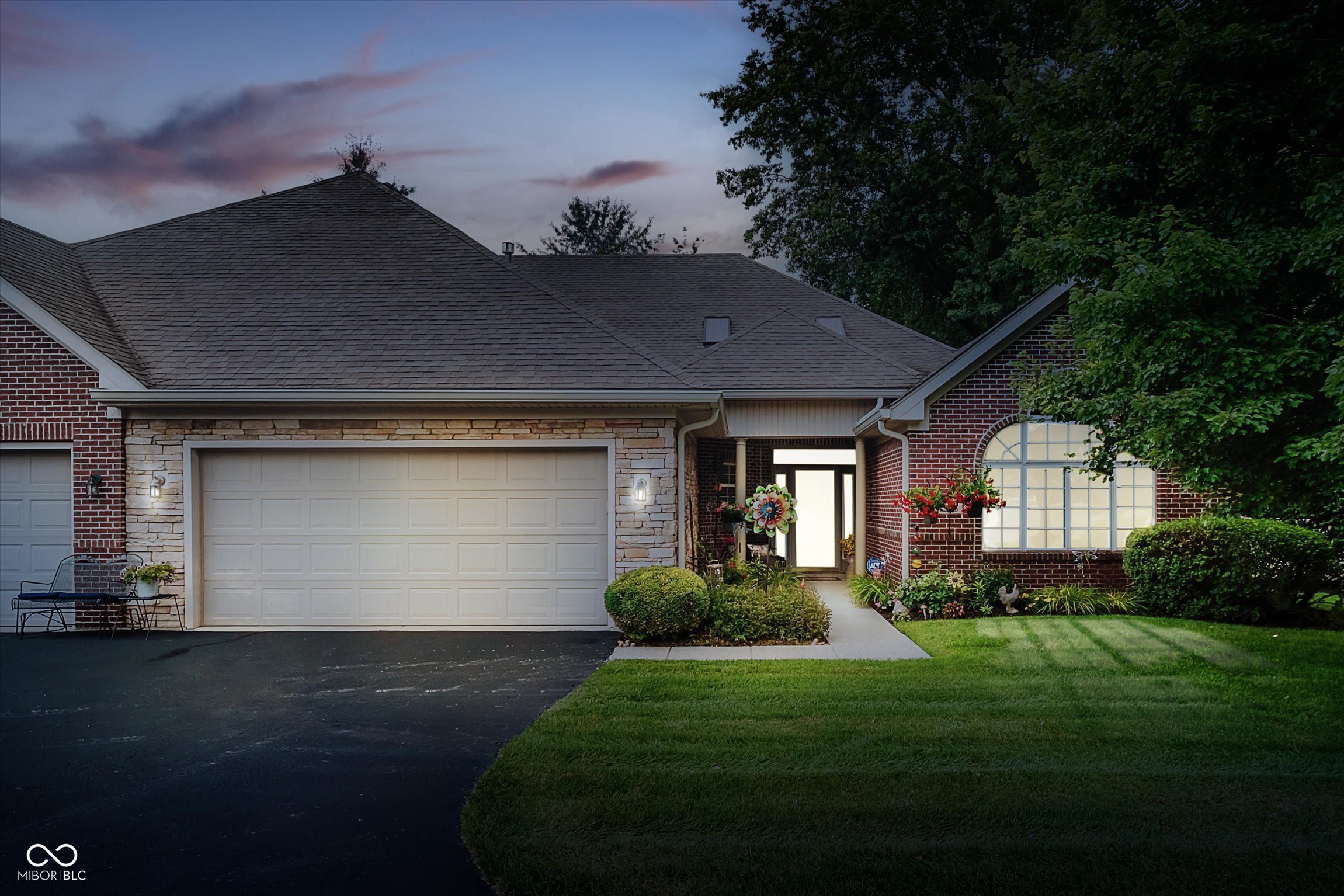 Property Photo: 11225 Red Fox Run IN 46038