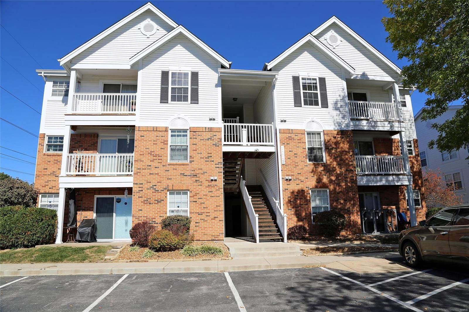Property Photo: 1225 Woodland Point Drive L MO 63146