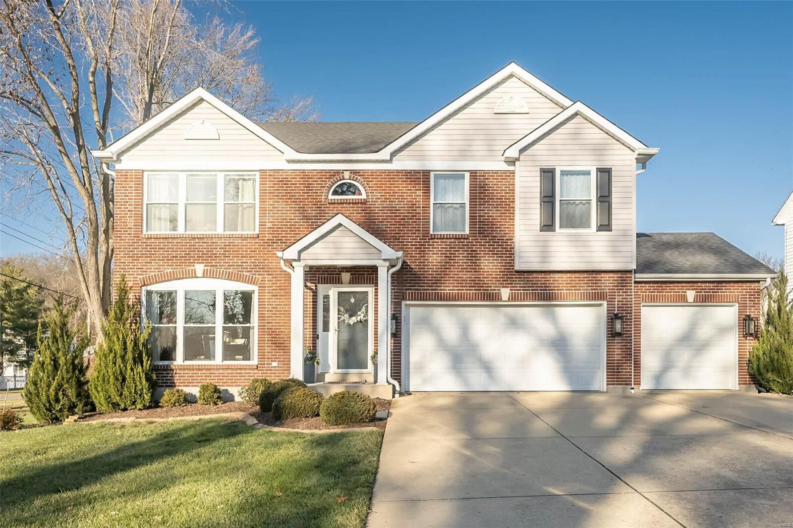 Property Photo: 4381 Meadowgreen Estates Drive MO 63129