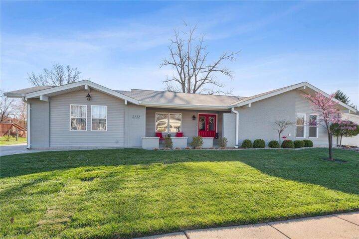2122 Seven Pines Drive  St Louis MO 63146 photo
