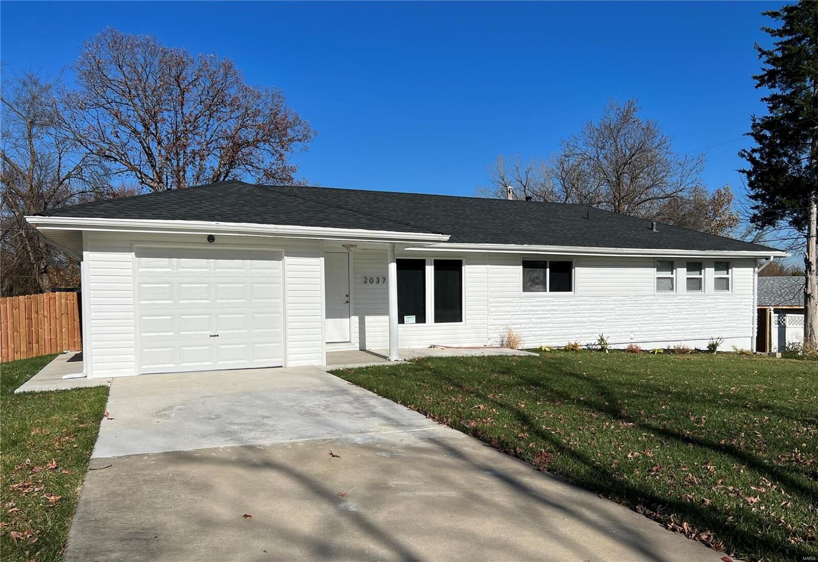 Property Photo:  2037 McMenamy Drive  MO 63136 