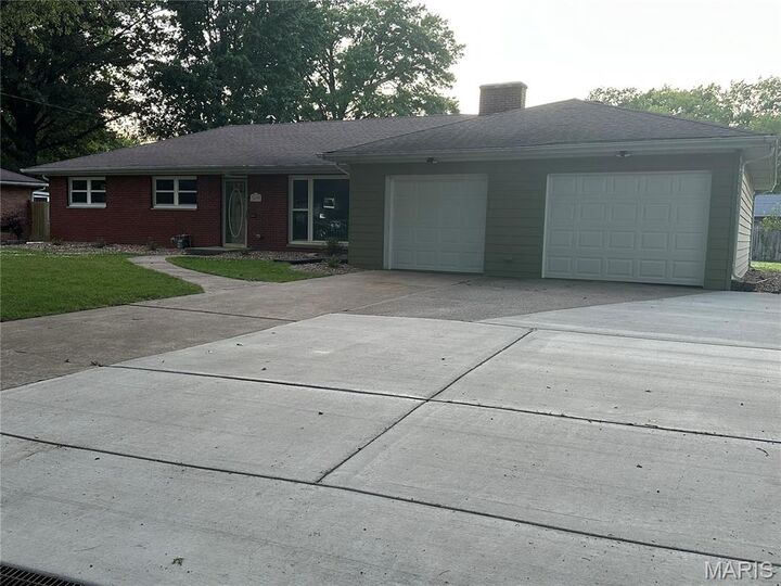 2439 Lynch Avenue  Granite City IL 62040 photo