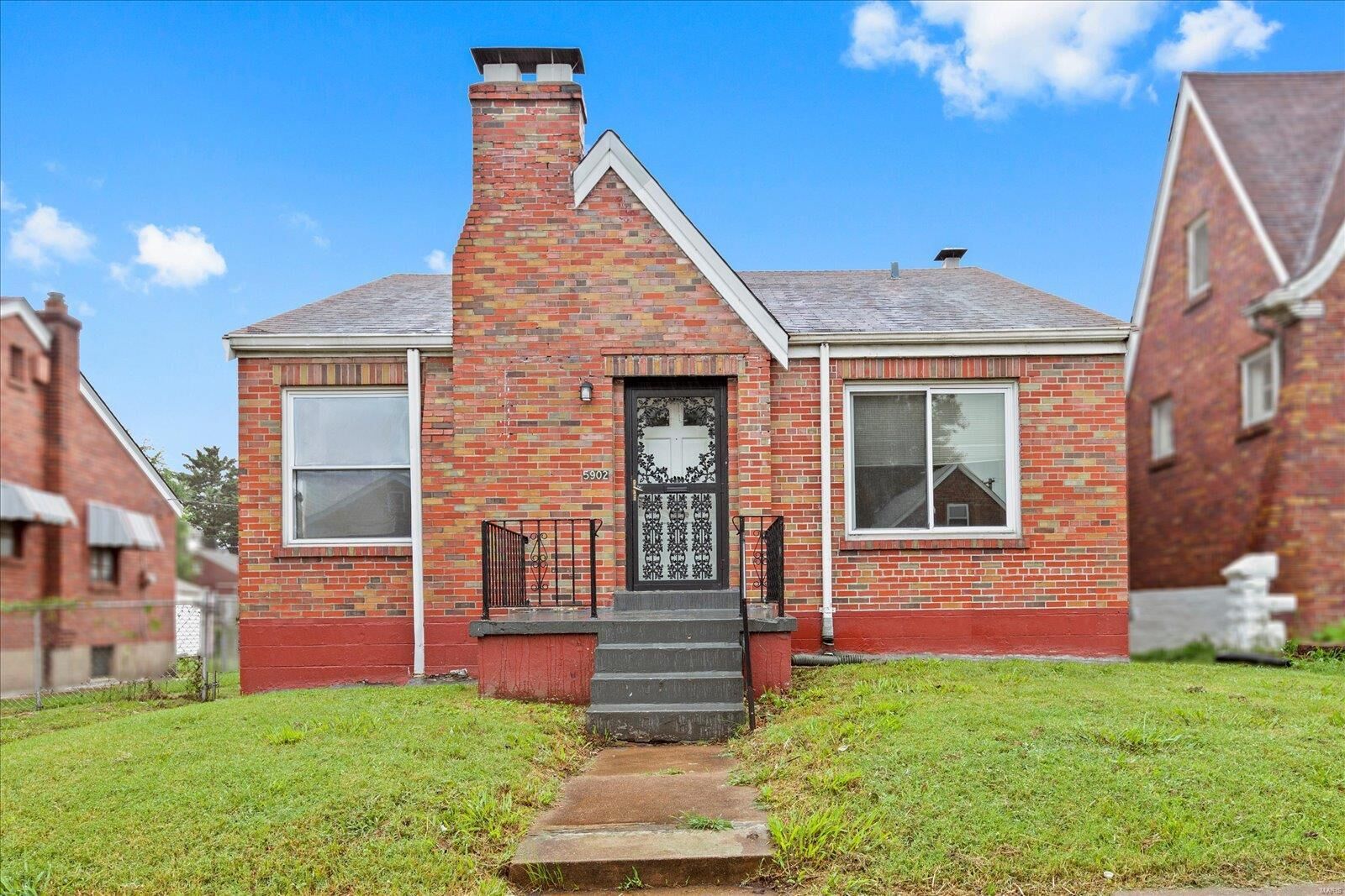 Property Photo: 5902 Dressell Avenue MO 63120