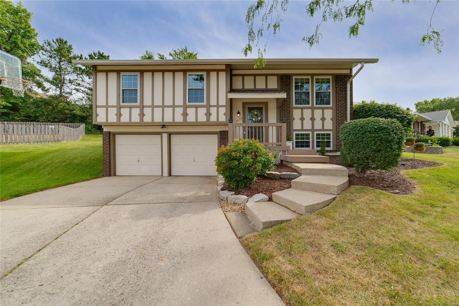 Property Photo: 12155 Prestonpark Lane MO 63146