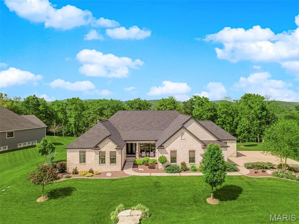 Property Photo:  332 Stonewall Drive  MO 63025 