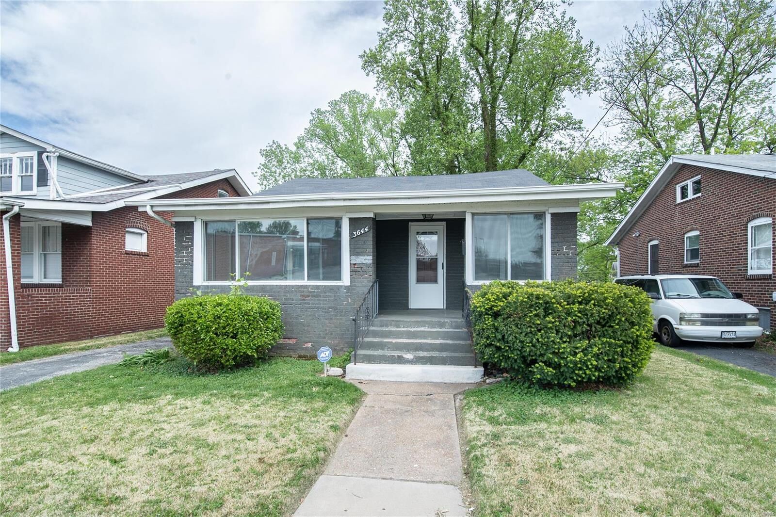 Property Photo:  3644 Saint Marys Lane  MO 63121 