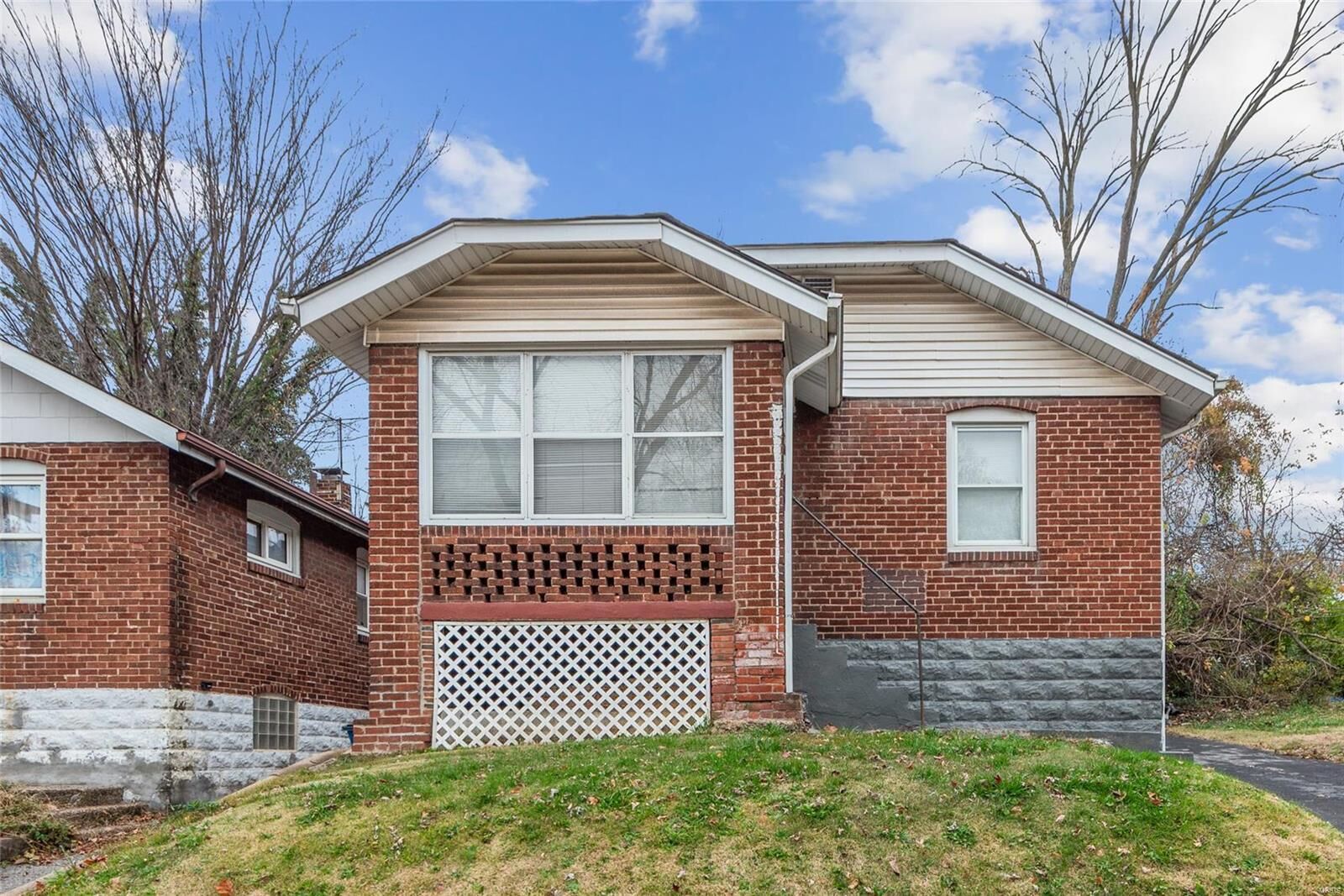 Property Photo: 8351 Eton Place MO 63136