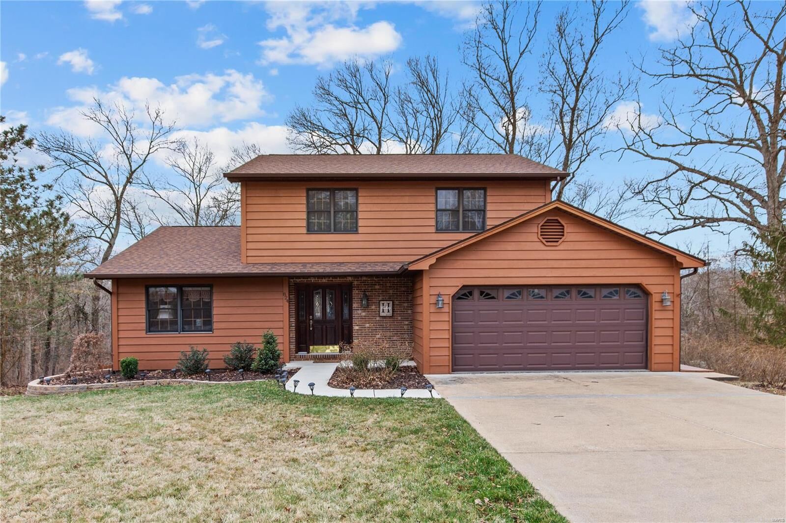 Property Photo: 824 S Suncrest Drive MO 63050