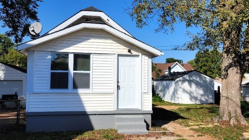 Property Photo: 131 E Felton Avenue MO 63125