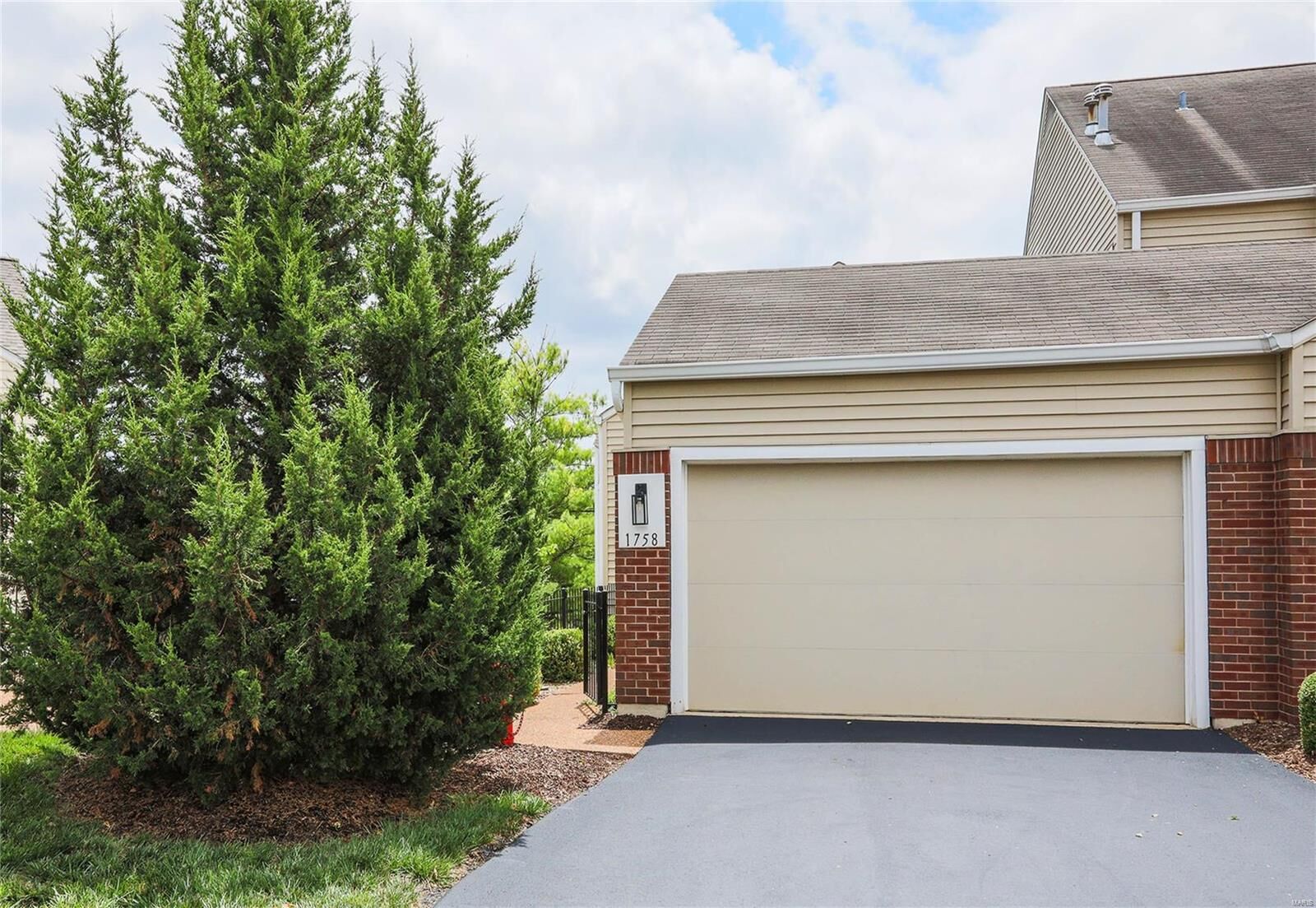 Property Photo: 1758 Highview Circle Court MO 63021