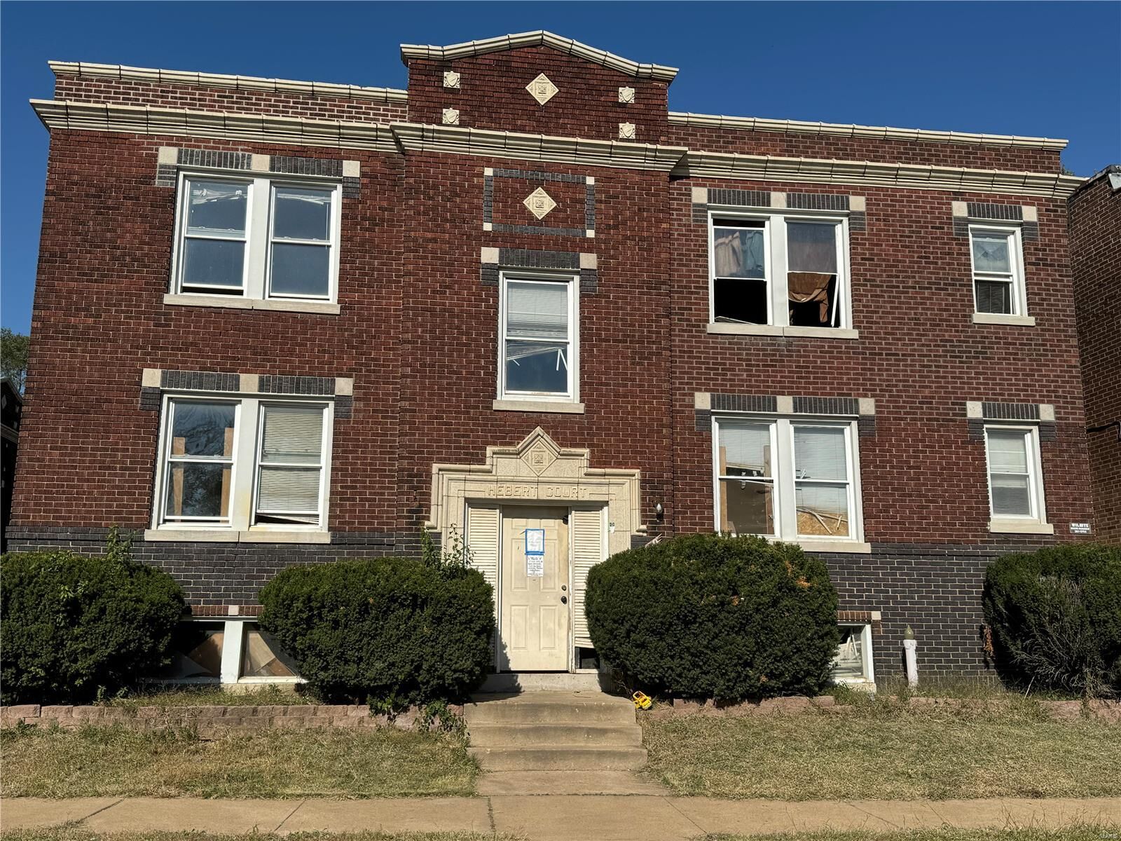 Property Photo: 2529 W Hebert Street MO 63107