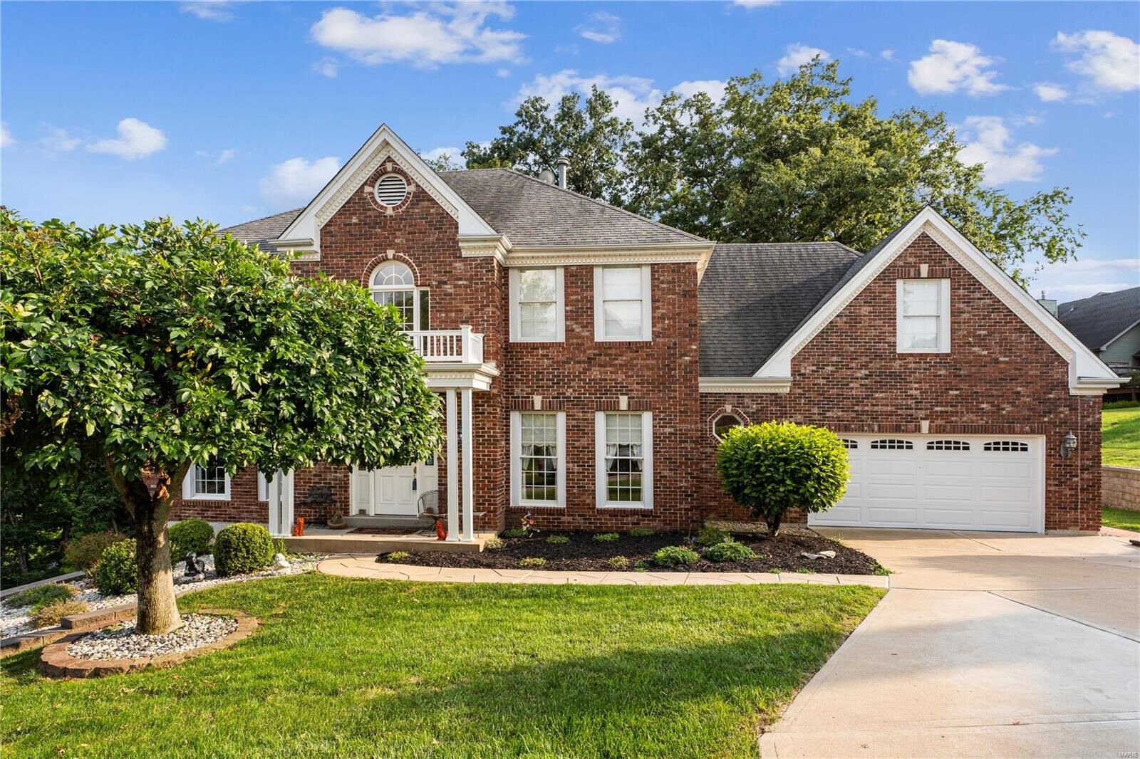 Property Photo: 5943 Summerhedge Place MO 63128