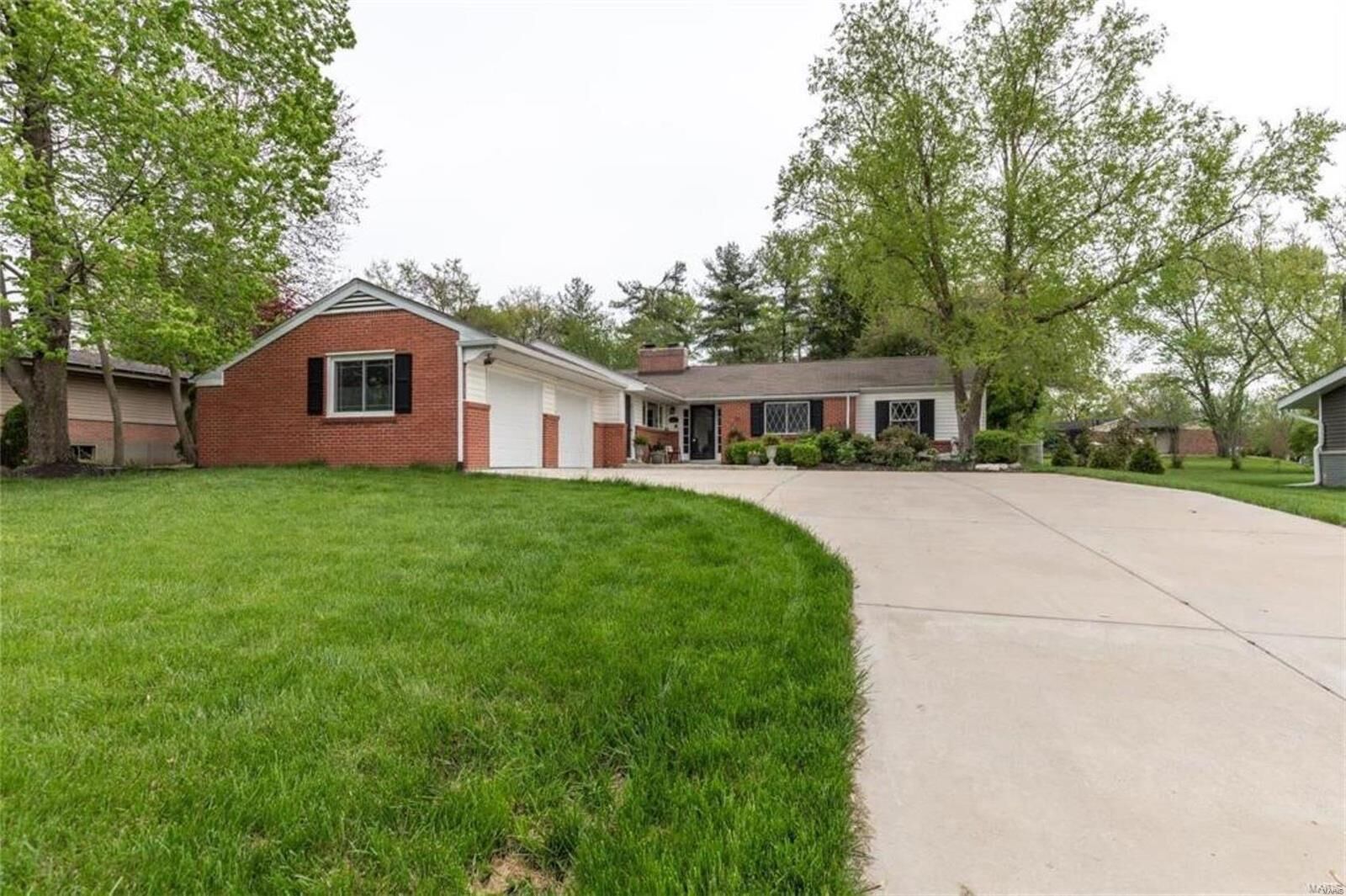 Property Photo: 11 Morwood Lane MO 63141