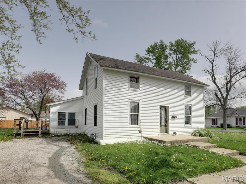 Property Photo:  287 E Exchange Street  MO 63445 