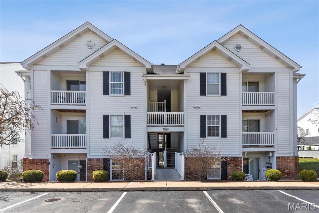 Property Photo: 16551 Victoria Crossing Drive H MO 63040