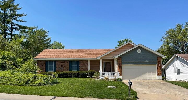 115 Hunters Pointe Drive  St Charles MO 63304 photo