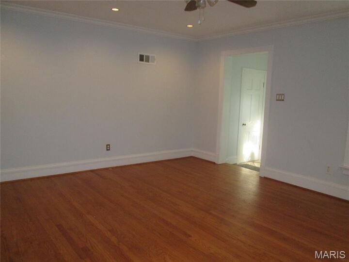 Property Photo: 7939 Delmar Boulevard 1W MO 63130