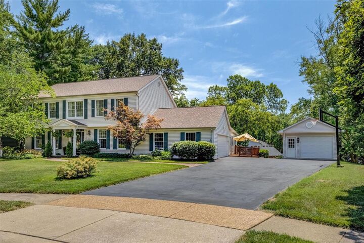 1826 Kings Cliff Road  St Louis MO 63122 photo