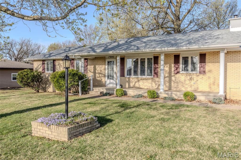 Property Photo:  2043 King James Road  MO 65536 