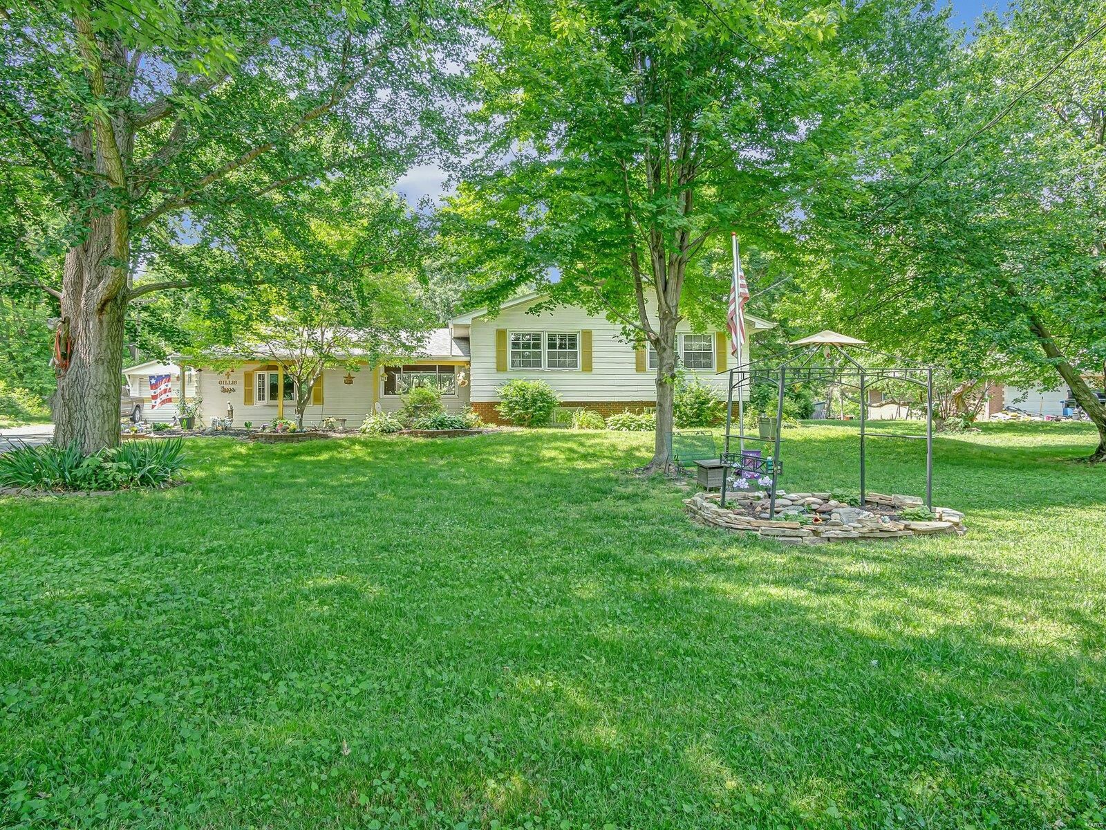 Property Photo:  248 Glen Carbon Rd  IL 62034 
