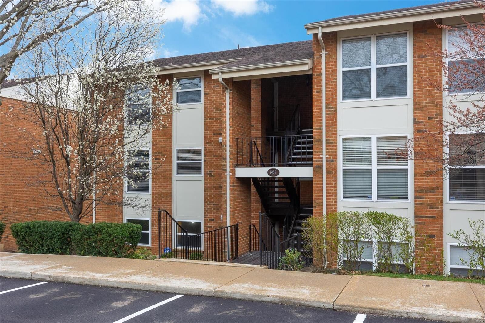 Property Photo:  1968 Greenglen 101  MO 63122 