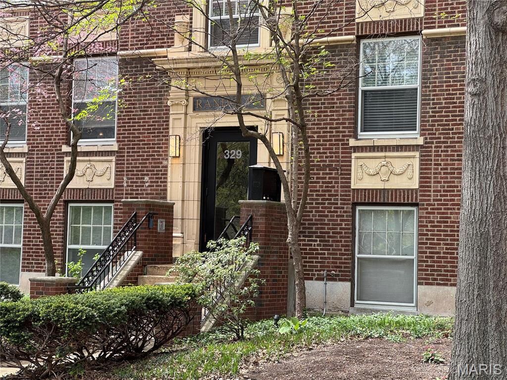 Property Photo: 329 Belt Avenue 101 MO 63112